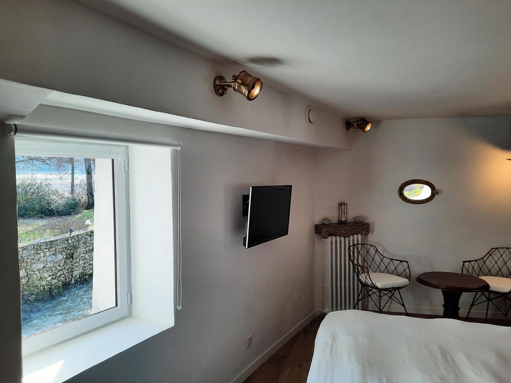 Charme Au Fil De L'Eau Hotel Vendieres ภายนอก รูปภาพ