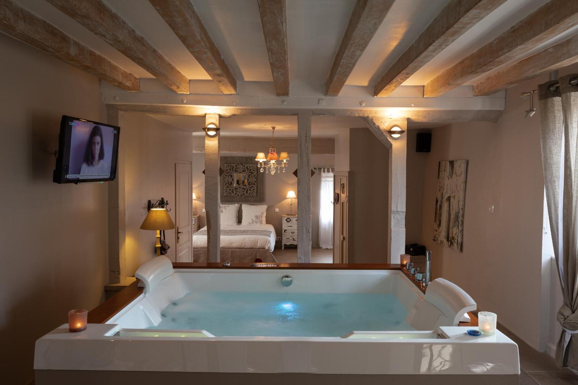 Charme Au Fil De L'Eau Hotel Vendieres ภายนอก รูปภาพ