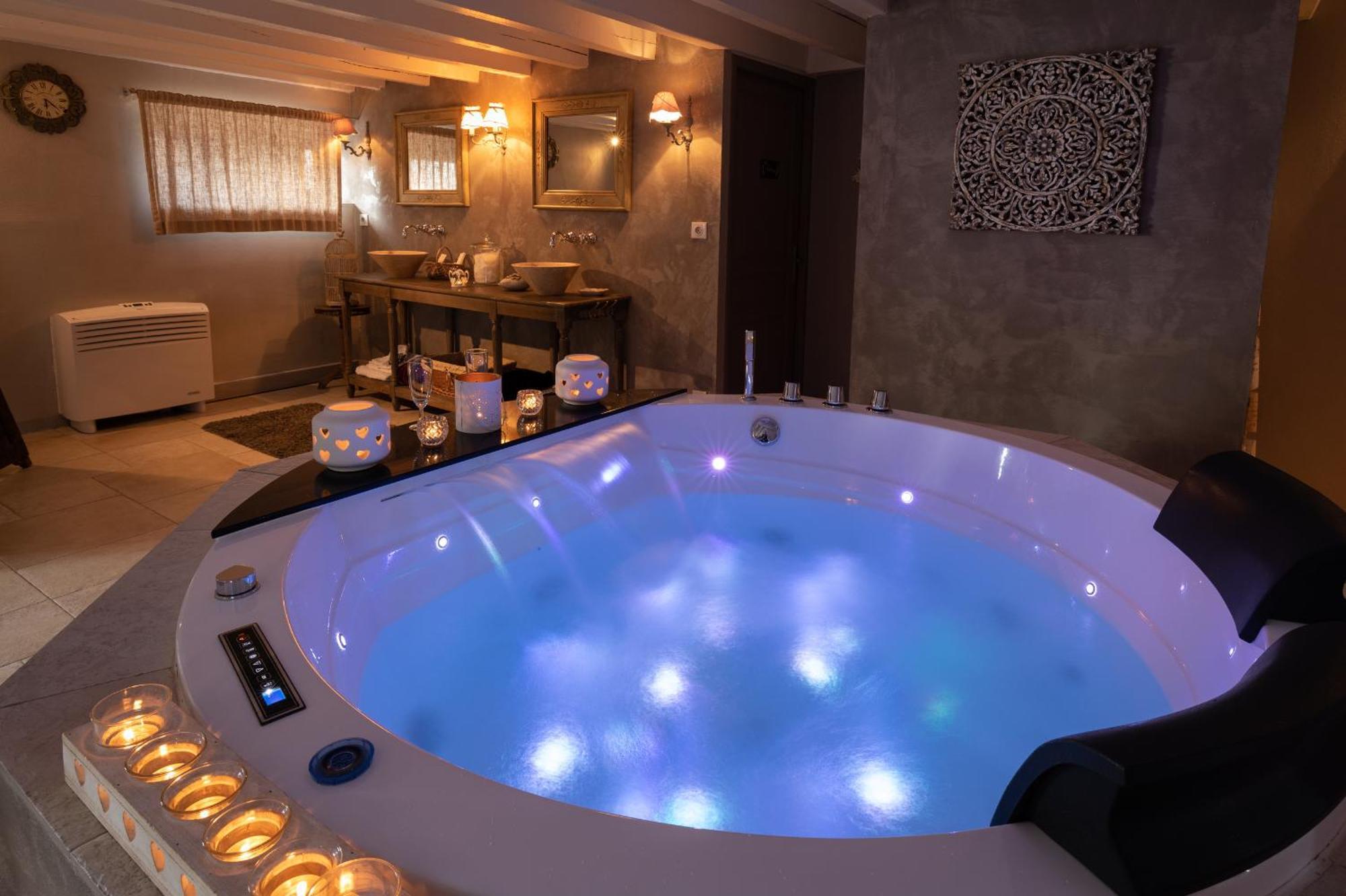 Charme Au Fil De L'Eau Hotel Vendieres ภายนอก รูปภาพ